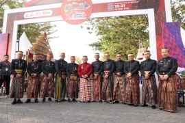 Kebersamaan Pj Bupati Bantaeng bersama Jajarannya Pada Kirab Budaya HUT Sulsel ke-354
