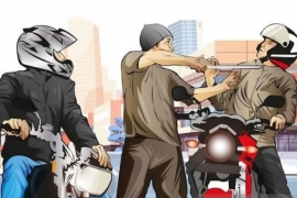 Pria berniat bantu dorong motor jadi korban penusukan dan pencurian