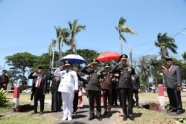 Refleksi Semangat Kemerdekaan, Pj. Bupati Bantaeng Bersama Forkopimda Tabur Bunga di TMP Sasayya